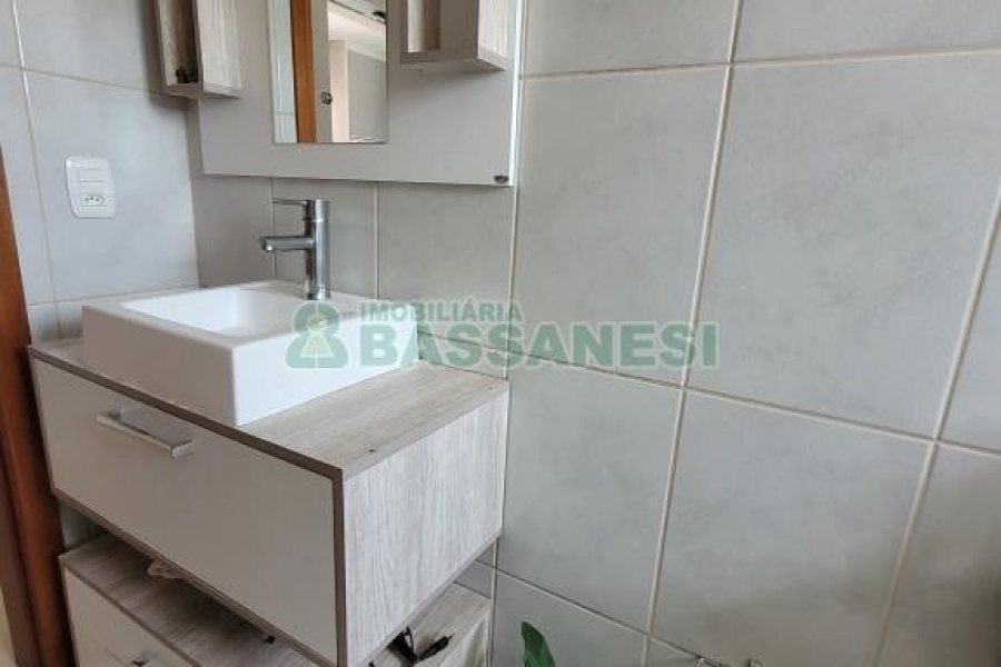 Apto Mobiliado com 75m², 3 dormitórios, 1 vaga, no bairro Santa Catarina em Caxias do Sul para Alugar