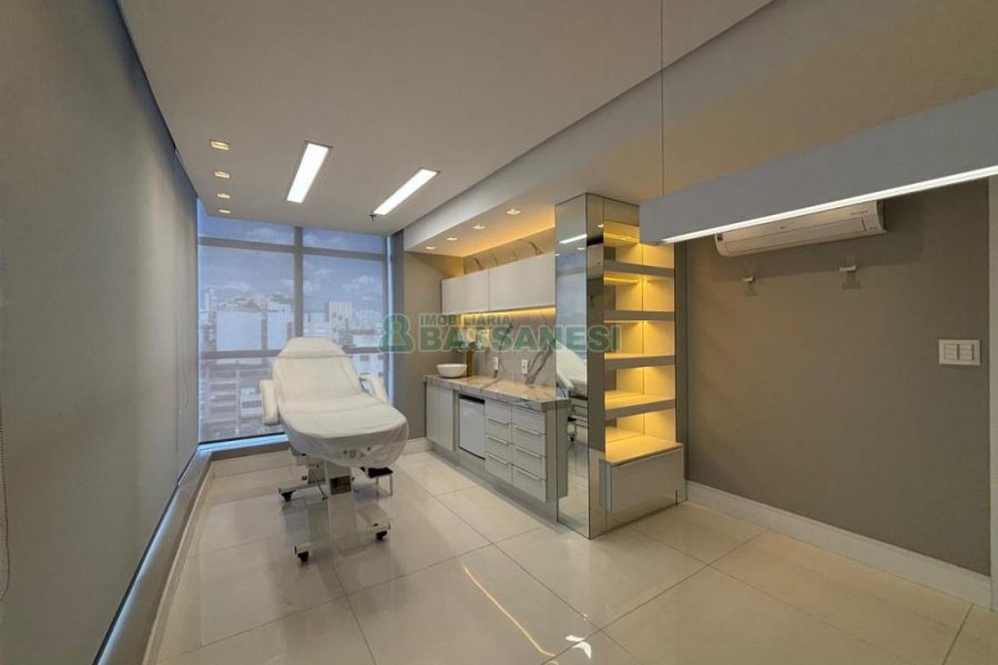 Sala com 60m², no bairro Centro em Caxias do Sul para Alugar