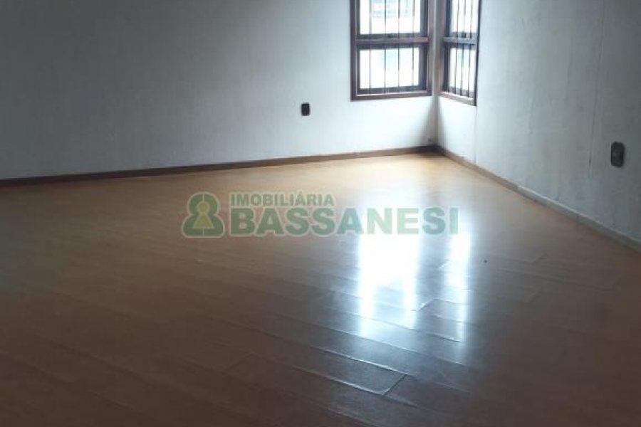 Casa com 200m², 3 dormitórios, no bairro São Leopoldo em Caxias do Sul para Alugar