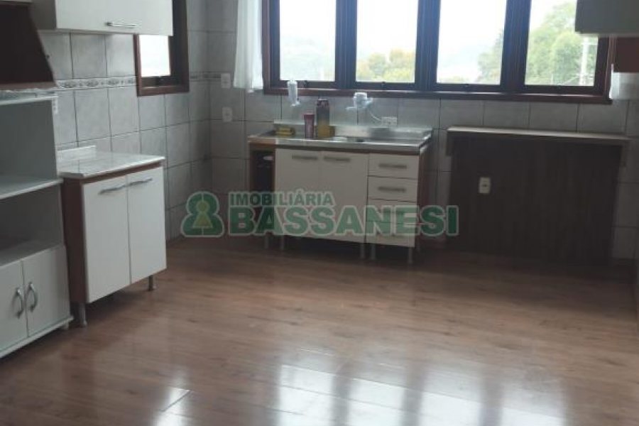 Casa com 200m², 3 dormitórios, no bairro São Leopoldo em Caxias do Sul para Alugar