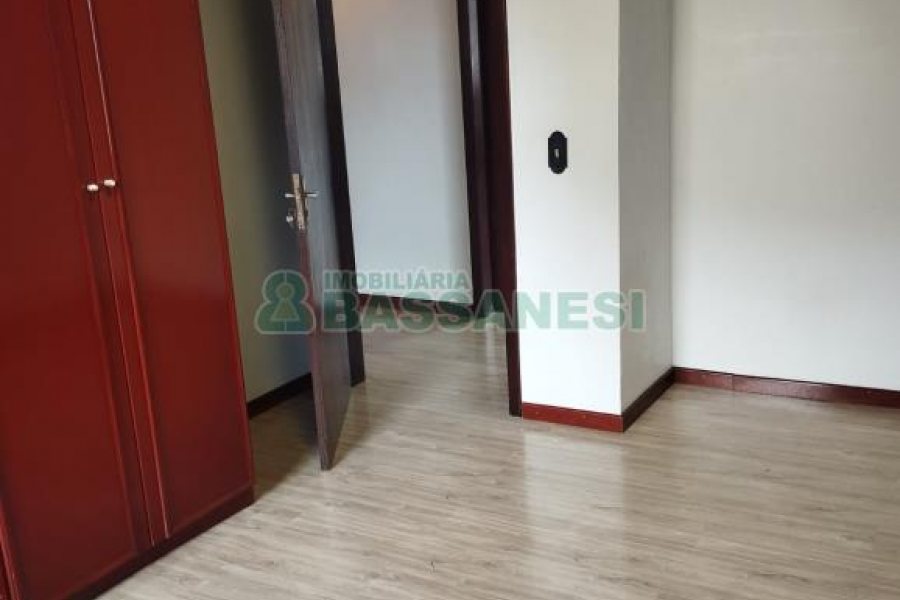 Casa com 200m², 3 dormitórios, no bairro São Leopoldo em Caxias do Sul para Alugar