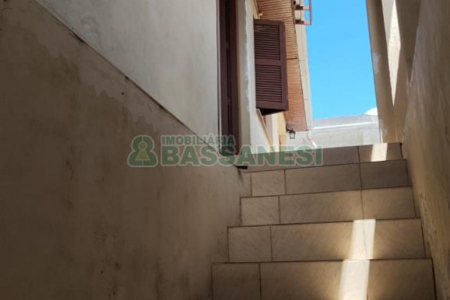 Casa com 200m², 3 dormitórios, no bairro São Leopoldo em Caxias do Sul para Alugar