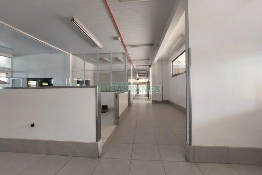 Pavilhão com 1600m², no bairro Bela Vista em Caxias do Sul para Alugar