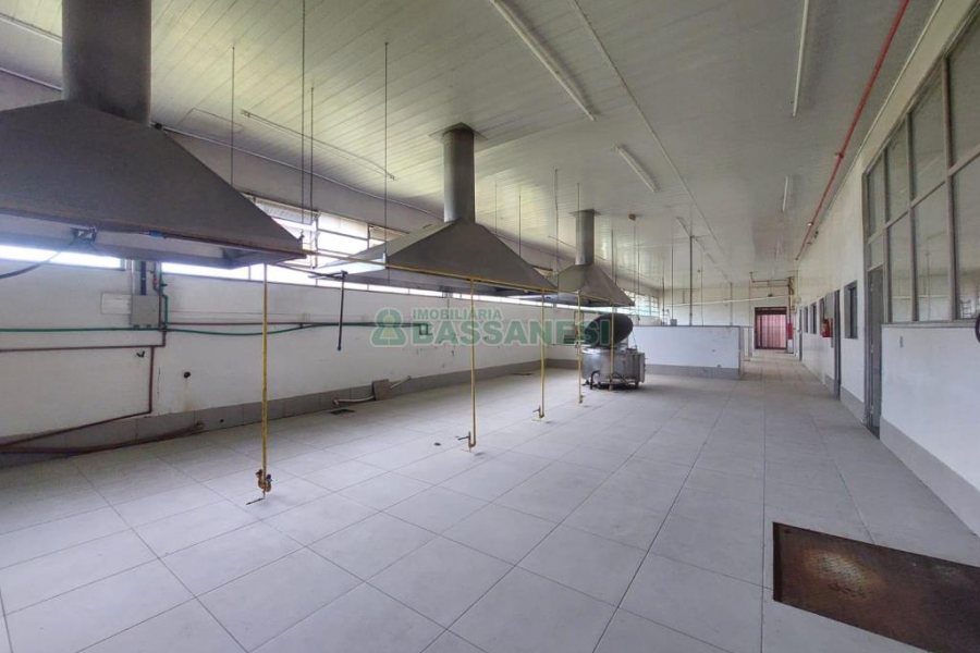 Pavilhão com 1600m², no bairro Bela Vista em Caxias do Sul para Alugar