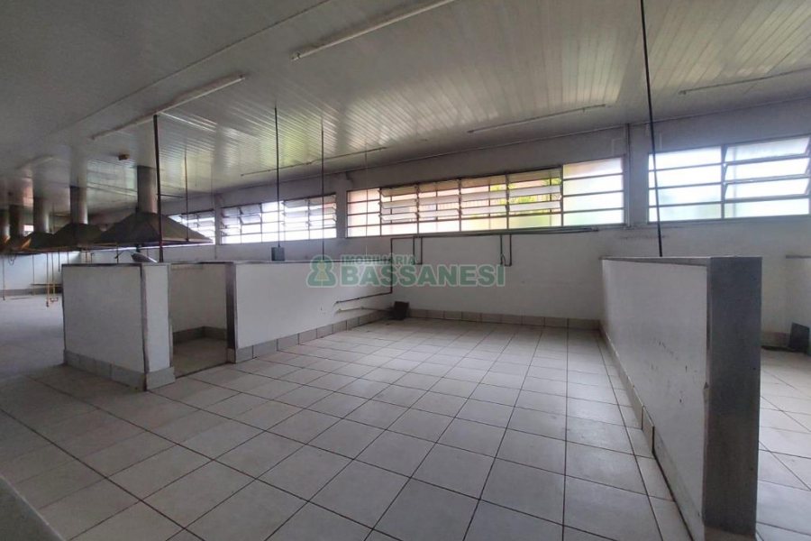 Pavilhão com 1600m², no bairro Bela Vista em Caxias do Sul para Alugar