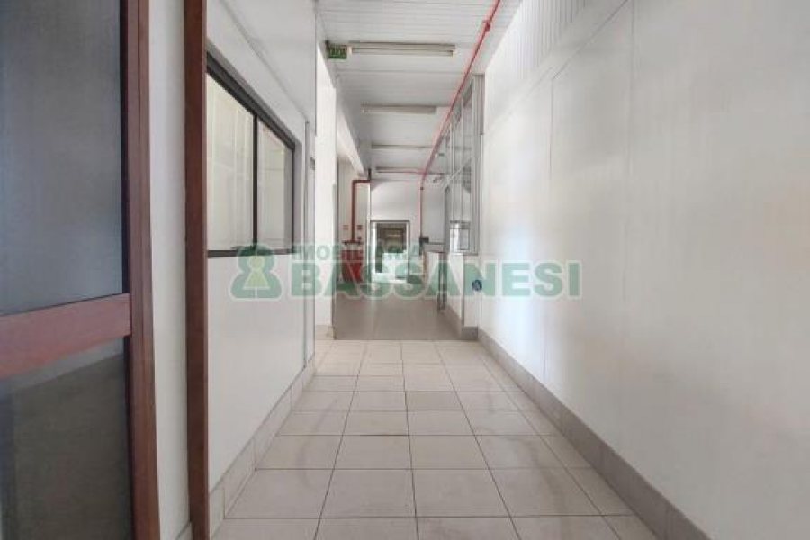 Pavilhão com 1600m², no bairro Bela Vista em Caxias do Sul para Alugar