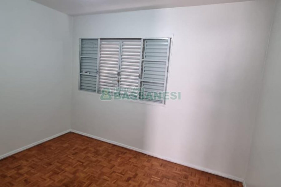 Casa com 100m², 3 dormitórios, 1 vaga, no bairro São Leopoldo em Caxias do Sul para Alugar