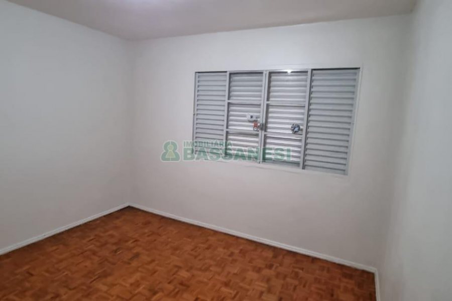 Casa com 100m², 3 dormitórios, 1 vaga, no bairro São Leopoldo em Caxias do Sul para Alugar