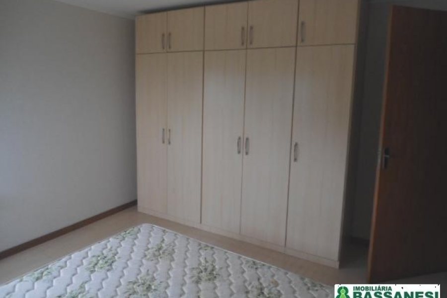 Apartamento com 79m², 2 dormitórios, 1 vaga, no bairro Desvio Rizzo em Caxias do Sul para Alugar