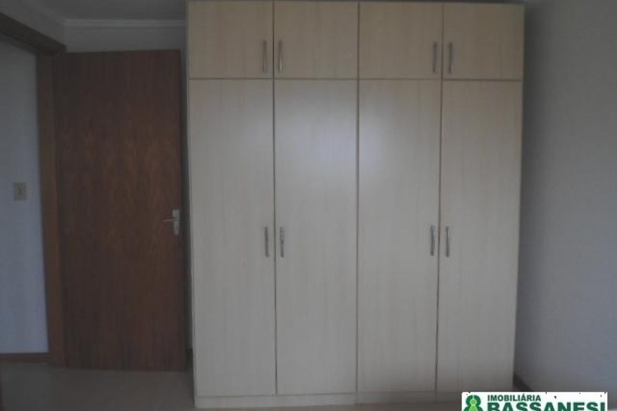 Apartamento com 79m², 2 dormitórios, 1 vaga, no bairro Desvio Rizzo em Caxias do Sul para Alugar