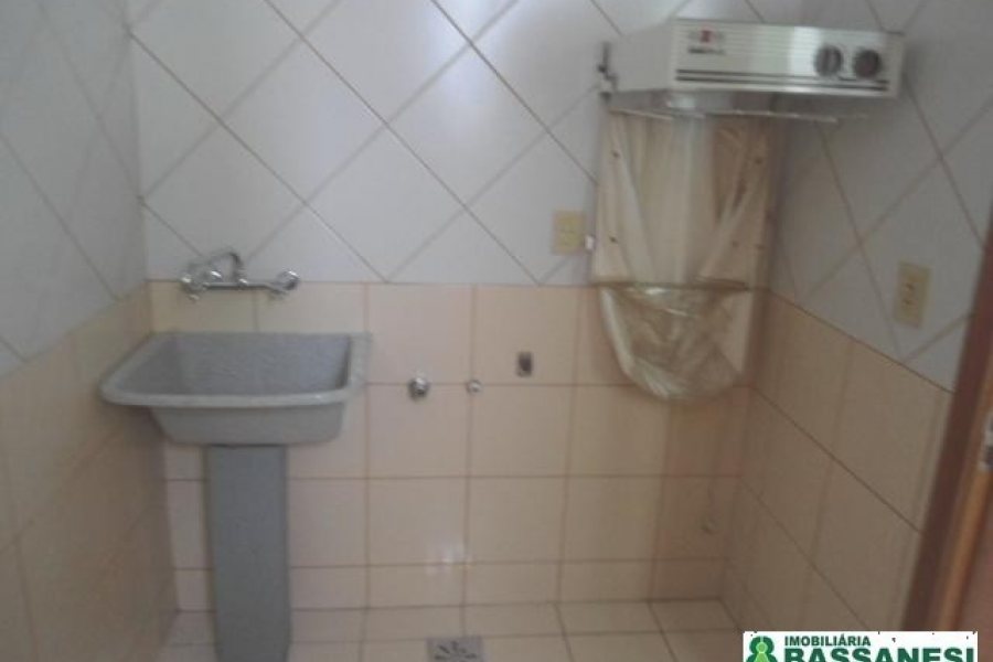 Apartamento com 79m², 2 dormitórios, 1 vaga, no bairro Desvio Rizzo em Caxias do Sul para Alugar