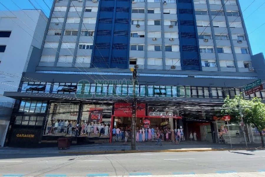 Apto Mobiliado com 150m², 3 dormitórios, 1 vaga, no bairro Centro em Caxias do Sul para Alugar ou Comprar