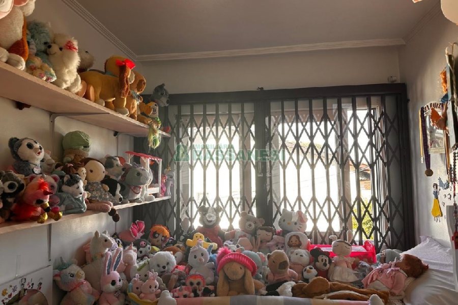 Casa com 270m², 3 dormitórios, 4 vagas, no bairro Nossa Senhora de Lourdes em Caxias do Sul para Alugar