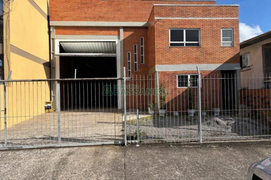 Pavilhão com 280m², no bairro São José em Caxias do Sul para Alugar