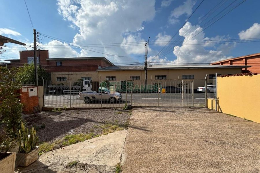 Pavilhão com 280m², no bairro São José em Caxias do Sul para Alugar