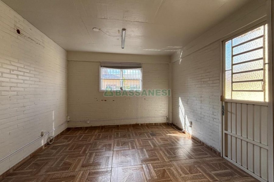 Pavilhão com 280m², no bairro São José em Caxias do Sul para Alugar