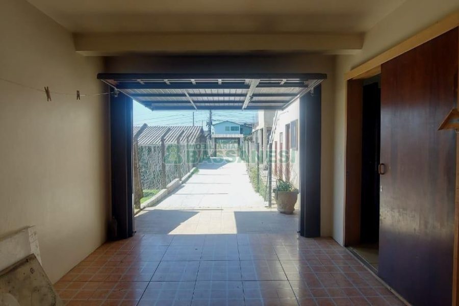 Casa com 100m², 3 dormitórios, 1 vaga, no bairro Kayser em Caxias do Sul para Alugar