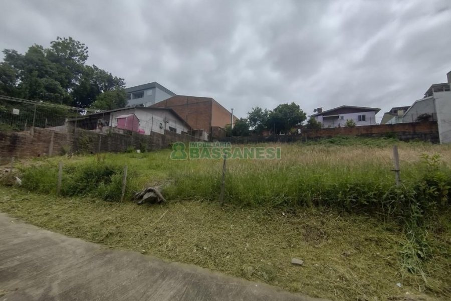 Terreno com 360m², no bairro Bela Vista em Caxias do Sul para Comprar