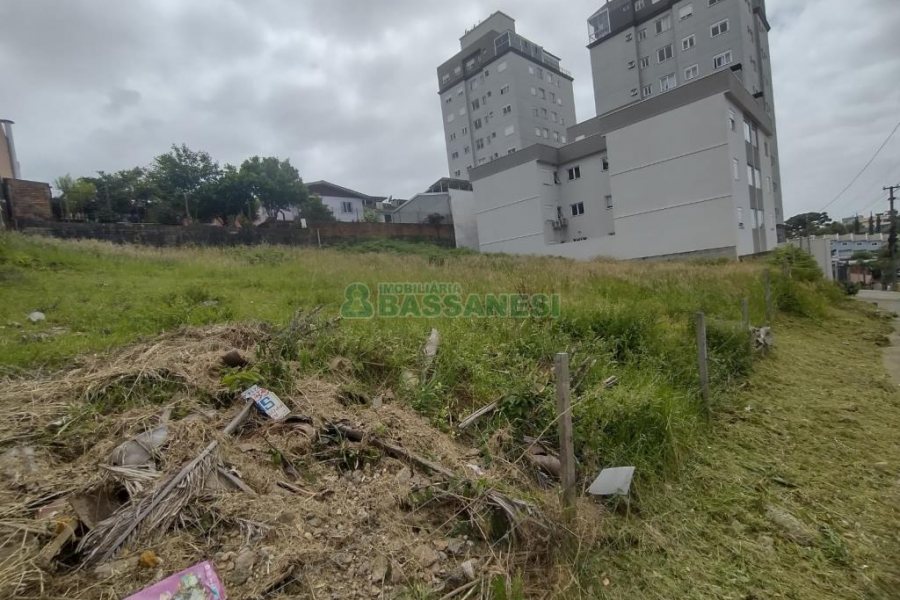 Terreno com 360m², no bairro Bela Vista em Caxias do Sul para Comprar