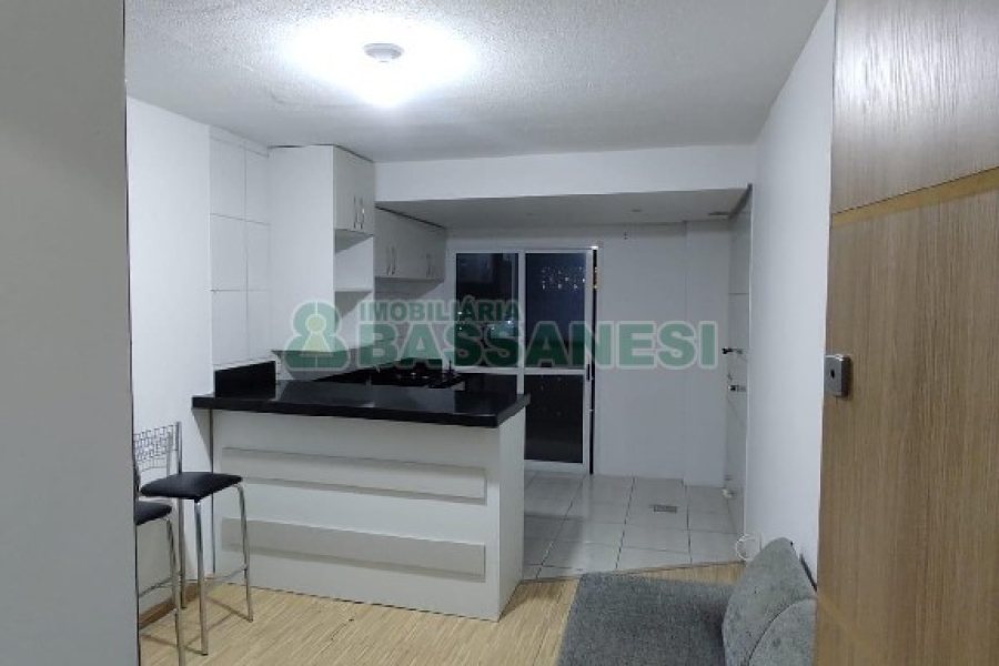 Apartamento com 54m², 2 dormitórios, 1 vaga, no bairro Santa Catarina em Caxias do Sul para Alugar