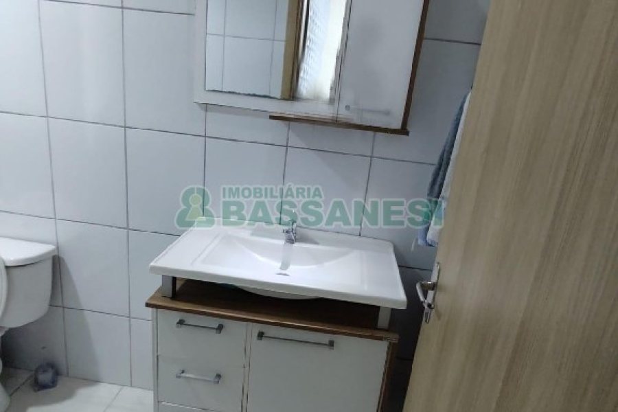 Apartamento com 54m², 2 dormitórios, 1 vaga, no bairro Santa Catarina em Caxias do Sul para Alugar