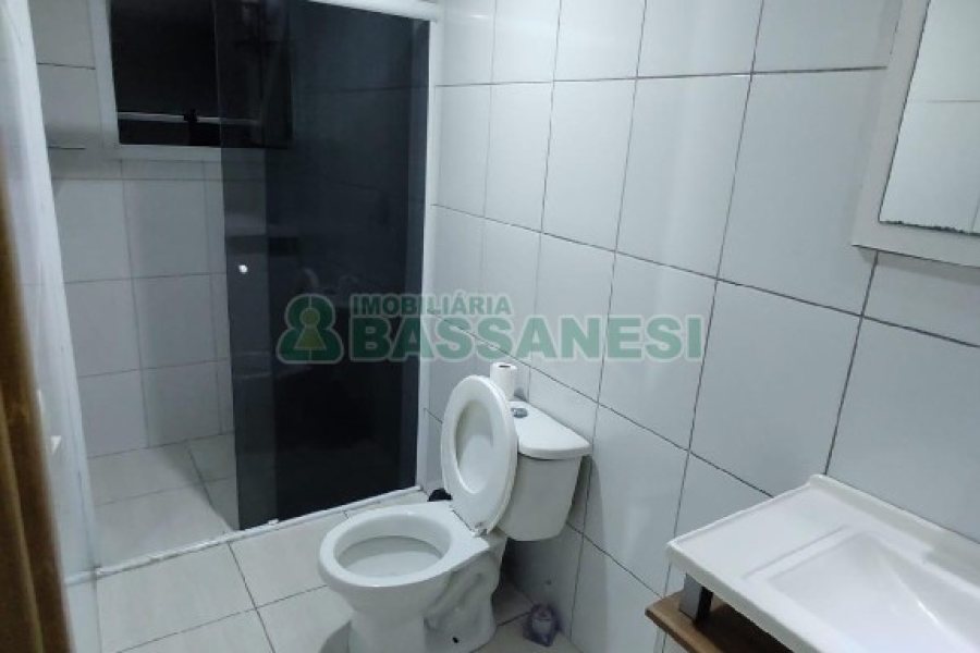 Apartamento com 54m², 2 dormitórios, 1 vaga, no bairro Santa Catarina em Caxias do Sul para Alugar