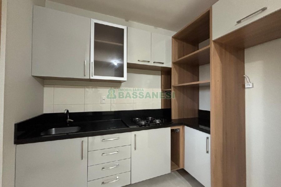 Apartamento com 60m², 2 dormitórios, 1 vaga, no bairro Sagrada Família em Caxias do Sul para Alugar