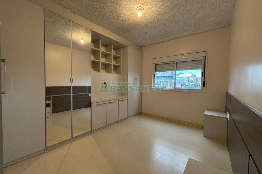Apartamento com 60m², 2 dormitórios, 1 vaga, no bairro Sagrada Família em Caxias do Sul para Alugar