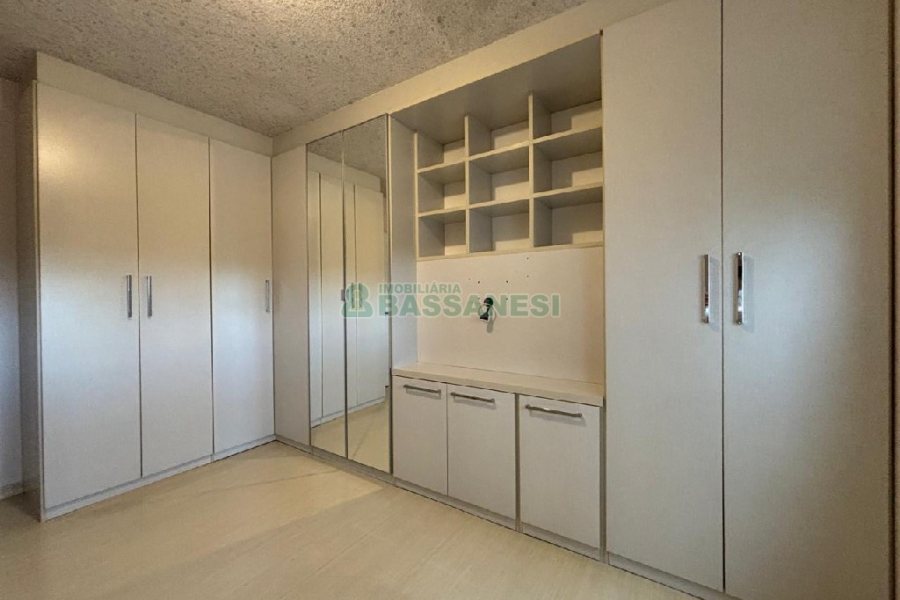 Apartamento com 60m², 2 dormitórios, 1 vaga, no bairro Sagrada Família em Caxias do Sul para Alugar