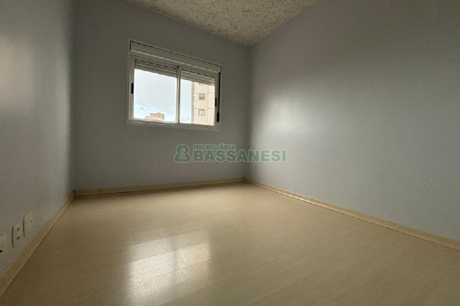 Apartamento com 60m², 2 dormitórios, 1 vaga, no bairro Sagrada Família em Caxias do Sul para Alugar