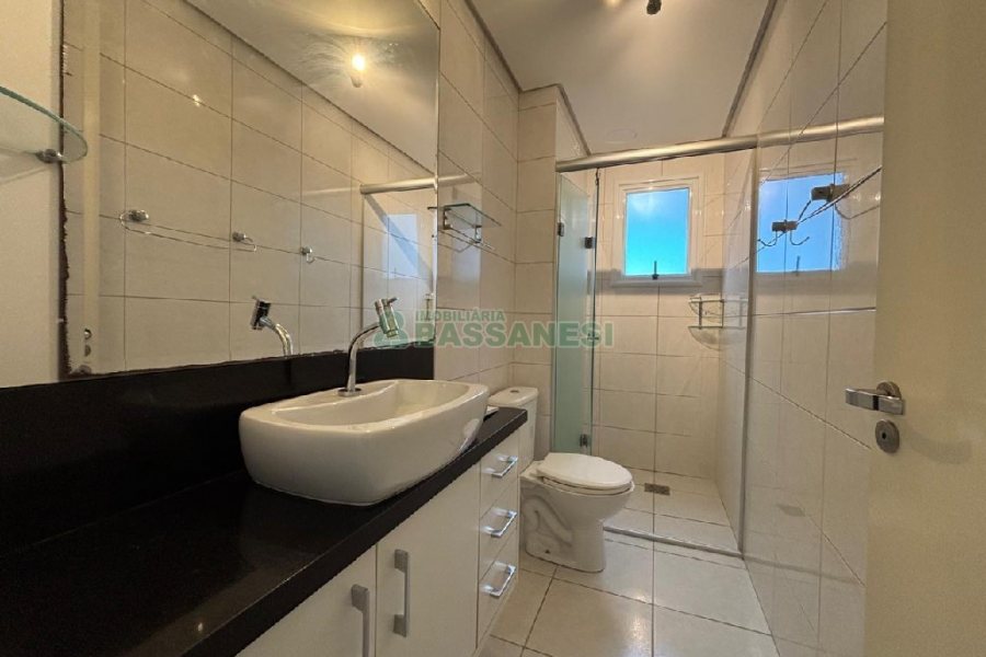 Apartamento com 60m², 2 dormitórios, 1 vaga, no bairro Sagrada Família em Caxias do Sul para Alugar