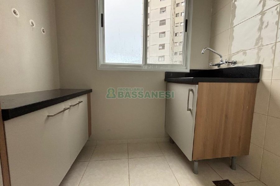 Apartamento com 60m², 2 dormitórios, 1 vaga, no bairro Sagrada Família em Caxias do Sul para Alugar