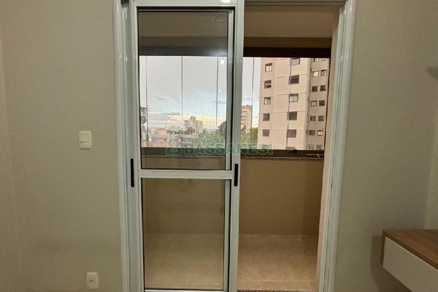 Apartamento com 60m², 2 dormitórios, 1 vaga, no bairro Sagrada Família em Caxias do Sul para Alugar