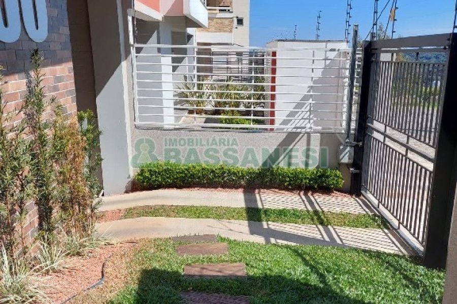 Apartamento com 62m², 2 dormitórios, 1 vaga, no bairro Nossa Senhora da Saúde em Caxias do Sul para Alugar