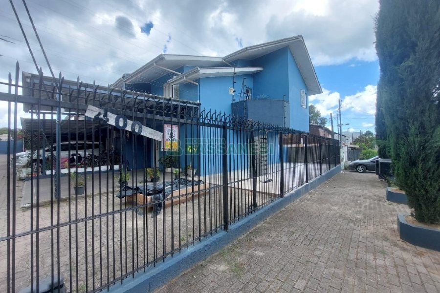 Sobrado com 90m², 2 dormitórios, 2 vagas, no bairro Parque Oasis em Caxias do Sul para Alugar