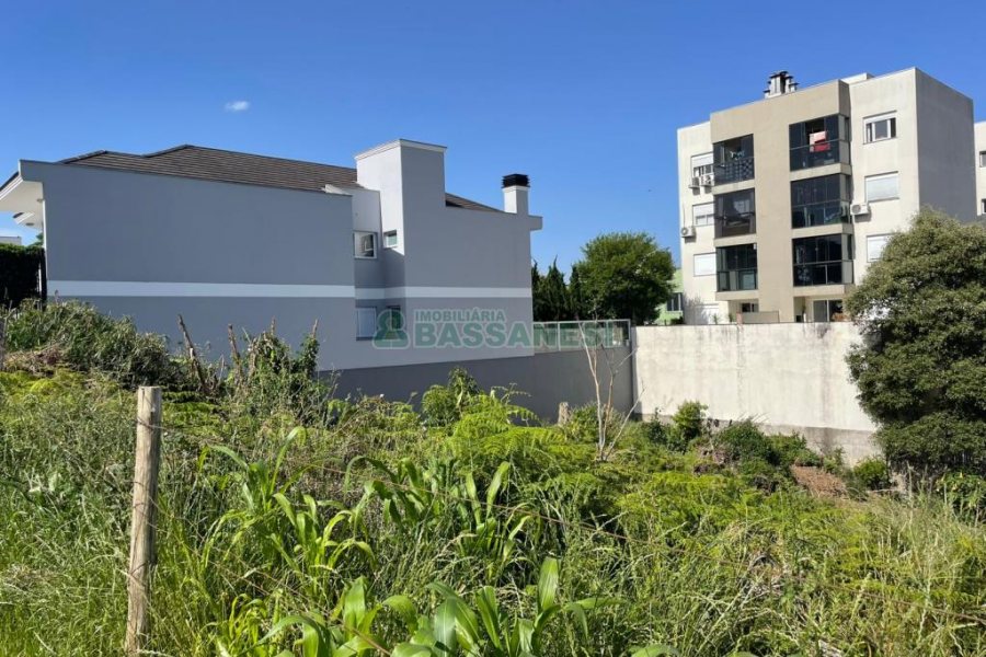 Terreno com 720m², no bairro Santa Lúcia em Caxias do Sul para Comprar