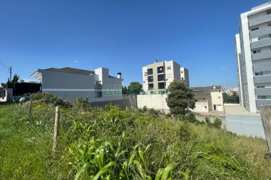 Terreno com 720m², no bairro Santa Lúcia em Caxias do Sul para Comprar