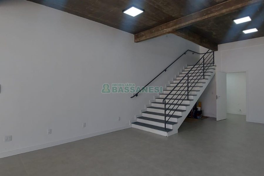 Loja com 102m², no bairro Santa Lúcia em Caxias do Sul para Alugar