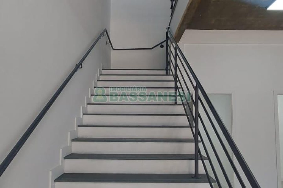 Loja com 102m², no bairro Santa Lúcia em Caxias do Sul para Alugar