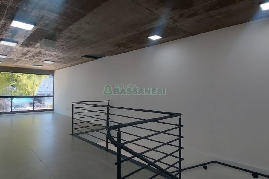 Loja com 102m², no bairro Santa Lúcia em Caxias do Sul para Alugar