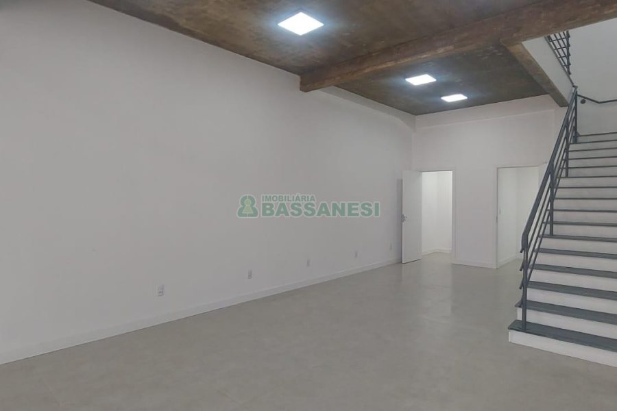 Loja com 102m², no bairro Santa Lúcia em Caxias do Sul para Alugar