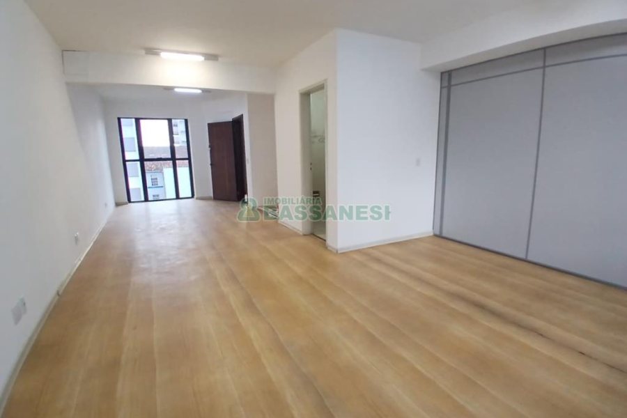 Sala com 44m², no bairro Centro em Caxias do Sul para Alugar