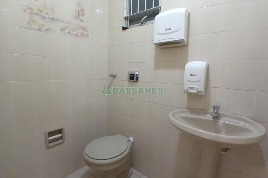 Sala com 44m², no bairro Centro em Caxias do Sul para Alugar