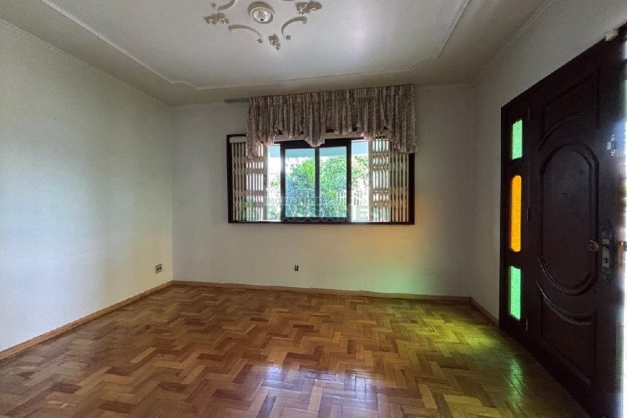 Casa com 278m², 5 dormitórios, 10 vagas, no bairro Santa Lúcia em Caxias do Sul para Alugar