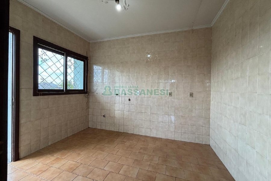 Casa com 278m², 5 dormitórios, 10 vagas, no bairro Santa Lúcia em Caxias do Sul para Alugar