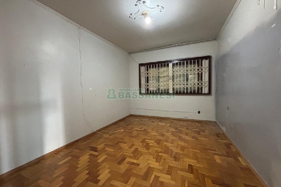 Casa com 278m², 5 dormitórios, 10 vagas, no bairro Santa Lúcia em Caxias do Sul para Alugar