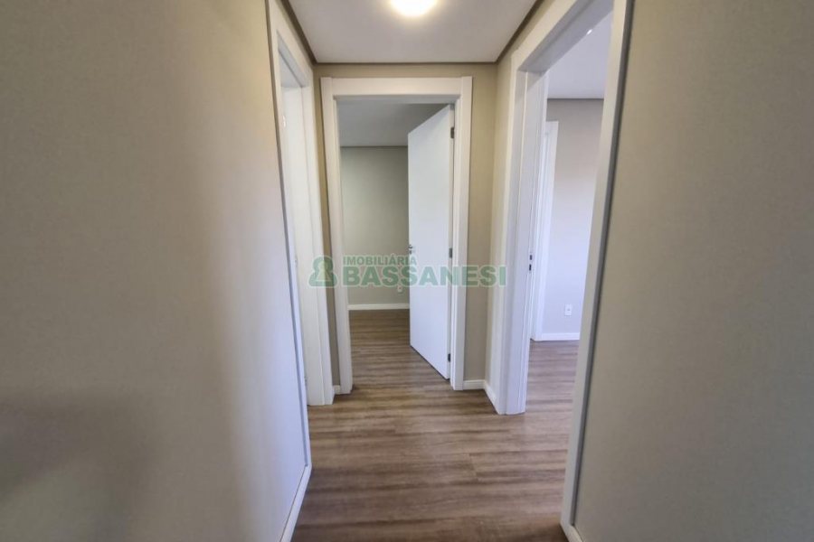 Apartamento com 86m², 2 dormitórios, 2 vagas, no bairro Santa Catarina em Caxias do Sul para Alugar