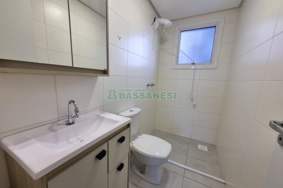 Apartamento com 86m², 2 dormitórios, 2 vagas, no bairro Santa Catarina em Caxias do Sul para Alugar