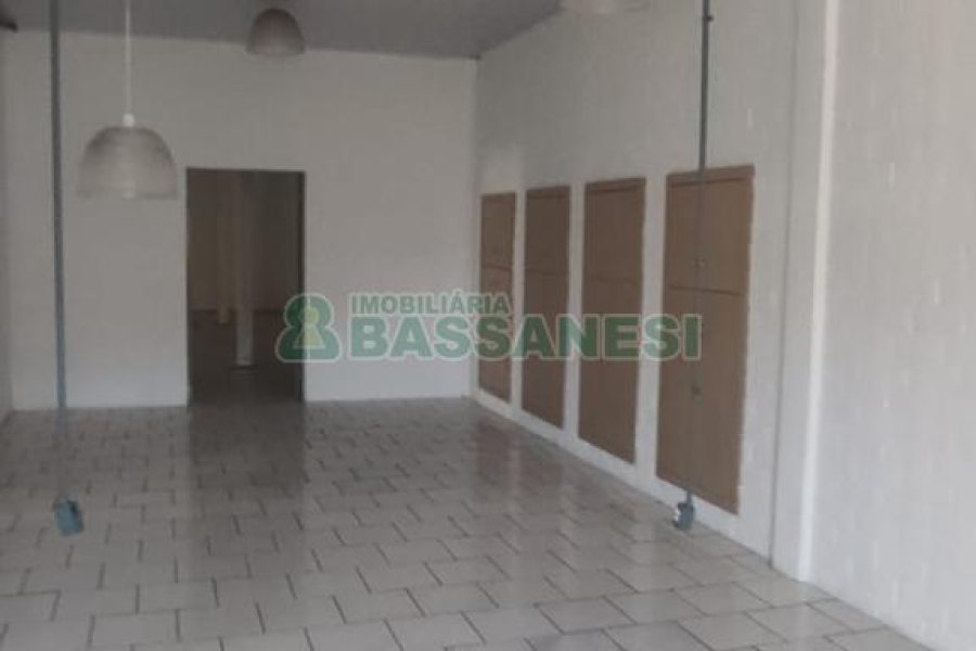 Pavilhão com 891m², no bairro Esplanada em Caxias do Sul para Alugar