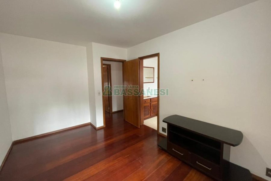 Apartamento com 100m², 3 dormitórios, 1 vaga, no bairro Panazzolo em Caxias do Sul para Alugar